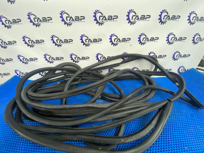 Уплотнитель дверей и багажника 6786130280 LEXUS GS350