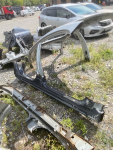 Порог правый LEXUS IS350